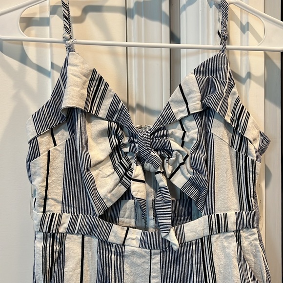 Jumpsuit - Picture 3 of 4